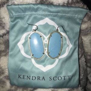 Kendra Scott earrings🌵